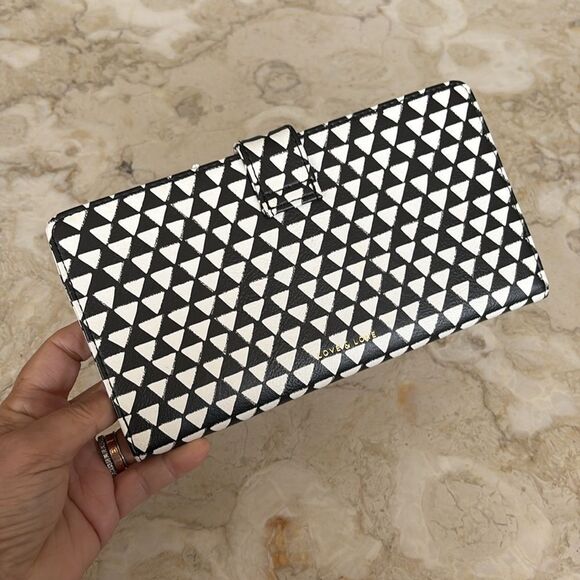 Love & Lore Large Travel Wallet Black & White Op Art Vegan Leather - Picture 2 of 9